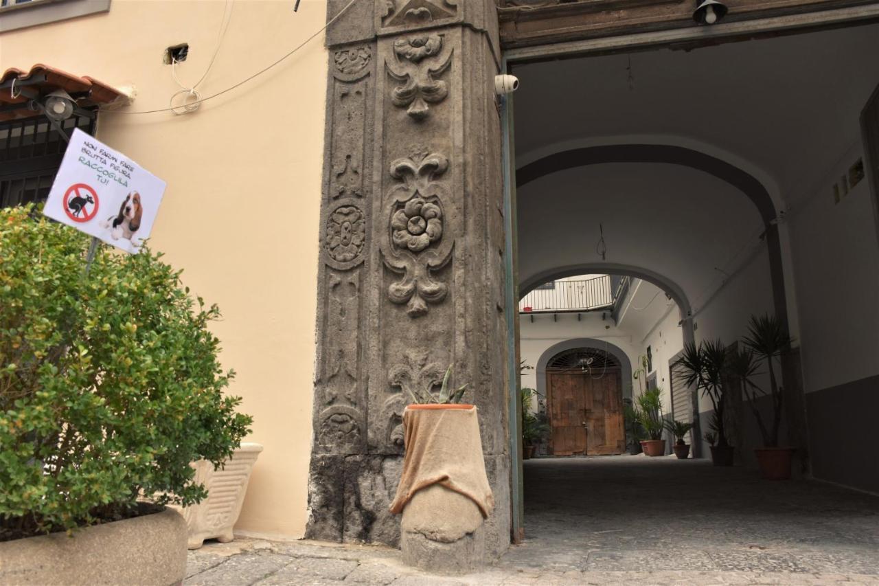 Corno Napoletano Free Parking For Small Cars Only ナポリ エクステリア 写真